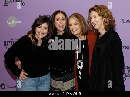 Alex Saks, Julie Taymor, Gloria Steinem, Lynn Hendee à la première de 'The Glorias' lors du festival du film Sundance 2020 qui s'est tenu au théâtre Eccles le 26 janvier 2020 à Park City, Utah. Banque D'Images