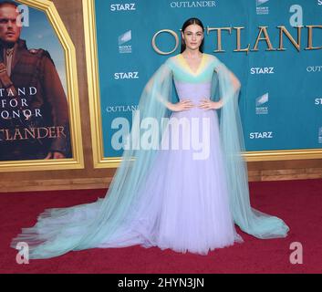 Sophie Skelton assistant à la première de la saison cinq de Outlander à Los Angeles, Californie Banque D'Images