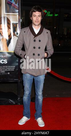 Adam Brody participe à la première mondiale de Music and Lyrics au théâtre chinois de Grauman. Photo : presse britannique Banque D'Images