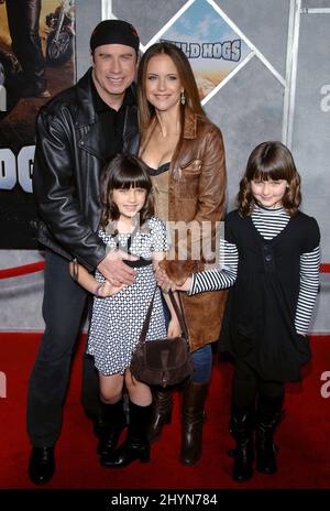 John Travolta, Kelly Preston et sa fille Ella Travolta assistent à la première de Los Angeles « Wild Hogs » à Hollywood. Photo : presse britannique Banque D'Images