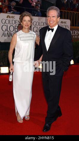 Annette Bening et Warren Beatty assistent aux Golden Globe Awards 64th à Beverly Hills. Photo : presse britannique Banque D'Images