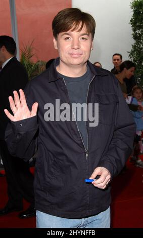 MIKE MYERS PARTICIPE À LA PREMIÈRE DU FILM « R SEUSS » DE LA CAT IN THE HAT EN CALIFORNIE. IMAGE : PRESSE BRITANNIQUE Banque D'Images