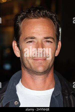 Luke Perry participe à la première de 'Domino' à Los Angeles au théâtre chinois de Grauman. Photo : presse britannique Banque D'Images