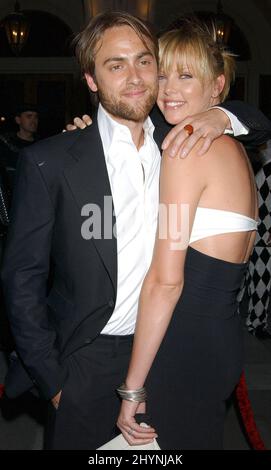 CHARLIZE THERON & STUART TOWNSEND ASSISTENT À LA PREMIÈRE « THE LEAGUE OF EXTRAORDINAIRE GENTLEMEN » À LAS VEGAS. IMAGE : PRESSE BRITANNIQUE Banque D'Images