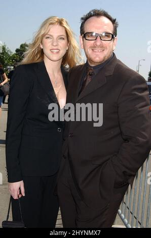 DIANA KRALL ET ELVIS COSTELLO ASSISTENT AUX 2003 PRIX DE L'ESPRIT INDÉPENDANT À SANTA MONICA BEACH, CALIFORNIE. IMAGE : PRESSE BRITANNIQUE Banque D'Images