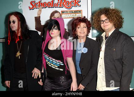 OZZY, SHARON, JACK ET KELLY OSBOURNE ASSISTENT À LA PREMIÈRE « CHOOL OF ROCK » À HOLLYWOOD. IMAGE : PRESSE BRITANNIQUE Banque D'Images