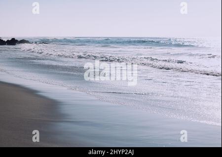 Lever de soleil sur l'océan Atlantique Banque D'Images