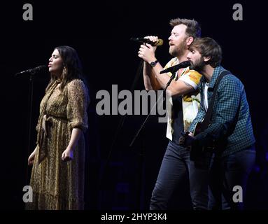 Lady Antebellum, Hilary Scott, Charles Kelley et Dave Haywood ont participé au déjeuner du Big machine Label Group lors du Country radio Seminar 2020 qui s'est tenu à l'Omni Nashville le 20 février 2020 à Nashville, TN. Banque D'Images
