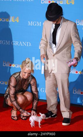 Britney Spears avec Kevin Federline & bit assistez aux « Billboard Music Awards 2004 » au MGM Grand Hotel & Casino, Las Vegas. Photo : presse britannique Banque D'Images