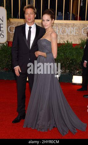 Brad Pitt et Angelina Jolie assistent aux Golden Globe Awards 64th à Beverly Hills. Photo : presse britannique Banque D'Images