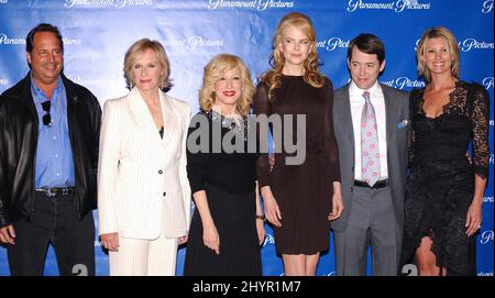 Nicole Kidman, Faith Hill, Matthew Broderick, Bette Milder, Glenn Close et Jon Lovitz font la promotion des femmes Stepford au ShoWest 2004 à Las Vegas. Photo : presse britannique Banque D'Images