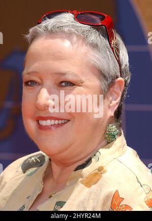 Kathy Bates participe à la première du film « autour du monde en 80 jours » en Californie. Photo : presse britannique Banque D'Images