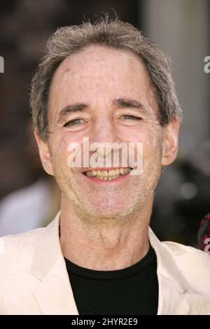 Harry Shearer participe à la première mondiale de 'The Simpsons Movie' qui s'est tenue au Mann's Village Theatre en Californie. Photo : presse britannique Banque D'Images