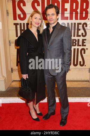 Claire Danes et Hugh Dancy participant aux arrivées nocturnes d'ouverture de « Girl from the North Country » à Broadway, au théâtre de Belasco Banque D'Images