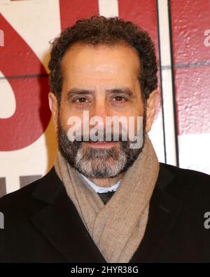 Tony Shaloub assiste aux arrivées nocturnes d'ouverture de la « Girl from the North Country » à Broadway, au théâtre de Belasco Banque D'Images