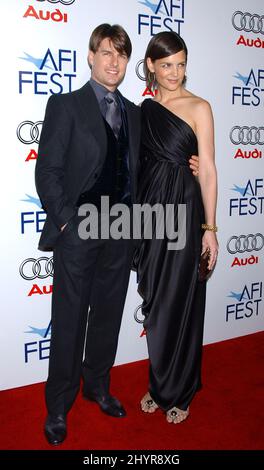 Tom Cruise et Katie Holmes arrivent pour la soirée d'ouverture de l'AFI Fest 2007 Gala Présentation des « Lions pour les agneaux » au Cinerama Dome à Los Angeles, CA. Banque D'Images