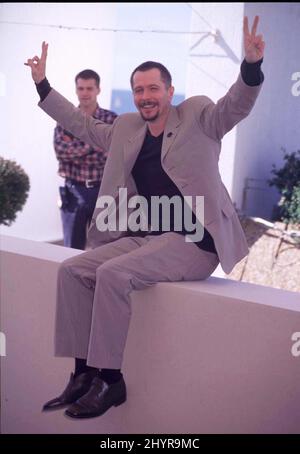 Gary Oldman au Festival de Cannes 1997 qui s'est tenu au Palais des Festivals le 8,1997 mai à Cannes, France. Banque D'Images