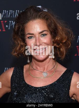 Claudia Wells à la première sur tapis rouge de 'Paparazzi X-posed