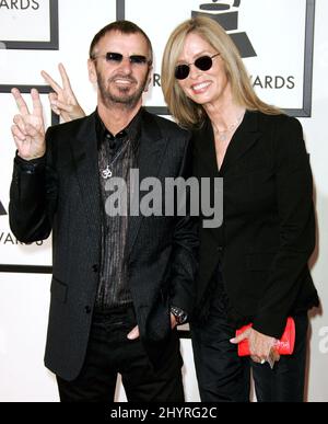 Ringo Starr et Barbara Bach assistent aux GRAMMY Awards annuels 50th qui se tiennent au Staples Center de Los Angeles, en Californie. Banque D'Images