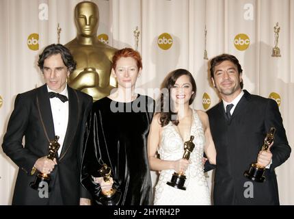 Daniel Day-Lewis, Tilda Swinton, Marion Cotilard et Javier Bardem lors des Academy Awards 80th, qui se tiennent au Kodak Theatre sur Hollywood Boulevard à Los Angeles, CA, Etats-Unis. Banque D'Images