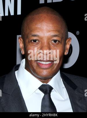 Le Dr Dre est en unité de soins intensifs après avoir subi un anévrisme cérébral lundi à Los Angeles, ca. Dre 'The Defiant Ones' New York première tenue au Time Warner Center le 27 juin 2017. Banque D'Images