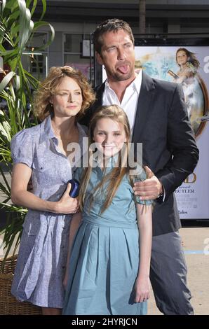 Jodie Foster, Gerard Butler et Abigail Breslin participant à la première mondiale de l'île de la NIM au théâtre chinois de Grauman, Los Angeles. Banque D'Images