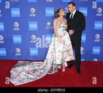 Jennifer Lopez et Alex Rodriguez se sont séparés après avoir daté quatre ans. Jennifer Lopez et Alex Rodriguez lors du gala annuel des prix du Festival international du film de Palm Springs 31st qui s'est tenu au Centre des congrès de Palm Springs le 2 janvier 2020 à Palm Springs, en Californie. Banque D'Images