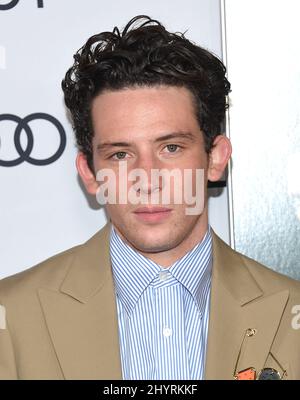 Josh O'Connor lors de la projection du gala « The Crown » et hommage à Peter Morgan lors du festival AFI qui s'est tenu au TCL Chinese Theatre le 16 novembre 2019 à Hollywood, Californie. Banque D'Images