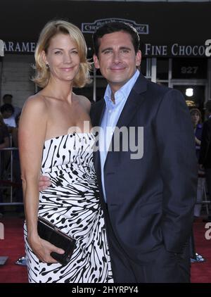 Steve Cerrell et sa femme Nancy assistent à la première mondiale « Get Smart », qui s'est tenue au Mann Village Theatre. Banque D'Images