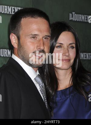 David Arquette et Courteney Cox-Arquette participant à la première du court-métrage « The Butler's In Love », Los Angeles. Banque D'Images