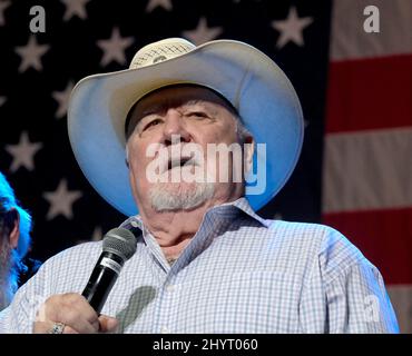 Johnny Lee en train de jouer pendant Volunteer Jam: Un salut musical à Charlie Daniels à Bridgestone Arena le 18 août 2021 à Nashville, TN. Banque D'Images