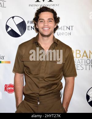 James Lastovic à la première mondiale 13th du Festival international de Burbank, « Tha Game's appeln Murder », qui s'est tenue à l'AMC Burbank 16 le 10 septembre 2021 à Burbank, en Californie. Banque D'Images