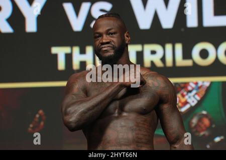 Deontay Wilder III à l'épreuve du championnat du monde de poids lourd Tyson Fury contre Deontay Wilder III à l'arène MGM Grand Garden le 8 octobre 2021 à Las Vegas, Nevada. Banque D'Images