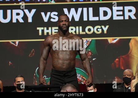 Deontay Wilder III à l'épreuve du championnat du monde de poids lourd Tyson Fury contre Deontay Wilder III à l'arène MGM Grand Garden le 8 octobre 2021 à Las Vegas, Nevada. Banque D'Images