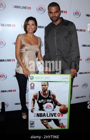 Tony Parker et Eva Longoria Parker à la partie de lancement d'EA Sports pour le jeu vidéo NBA LIVE 09 à Beso, Hollywood. Banque D'Images