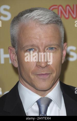 Anderson Cooper au « CNN Heroes: An All-Star Tribute » en hommage aux gens du quotidien et à leurs réalisations extraordinaires. Banque D'Images