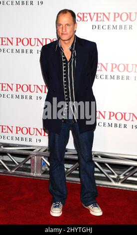 Woody Harrelson à la première de Seven Pounds à Los Angeles au Mann Village Theatre, Westwood, Los Angeles, CA. Banque D'Images