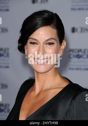 Teri Hatcher participant aux Prix annuels du choix du peuple 35th, qui se tiennent au Shrine Auditorium de Los Angeles. Banque D'Images