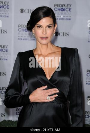 Teri Hatcher participant aux Prix annuels du choix du peuple 35th, qui se tiennent au Shrine Auditorium de Los Angeles. Banque D'Images