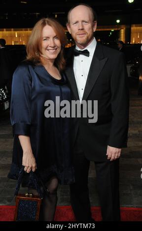 Ron Howard et Cheryl Howard aux prix annuels DGA 61st qui se tiennent au Hyatt Regency Century Plaza. Banque D'Images