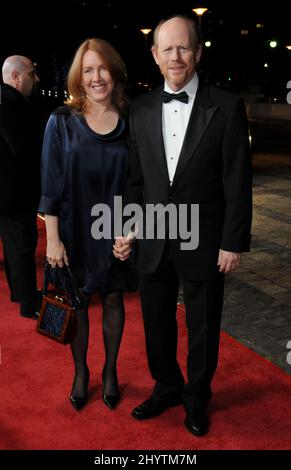 Ron Howard et Cheryl Howard aux prix annuels DGA 61st qui se tiennent au Hyatt Regency Century Plaza. Banque D'Images