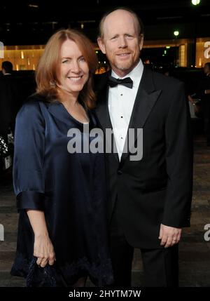 Ron Howard et Cheryl Howard aux prix annuels DGA 61st qui se tiennent au Hyatt Regency Century Plaza. Banque D'Images