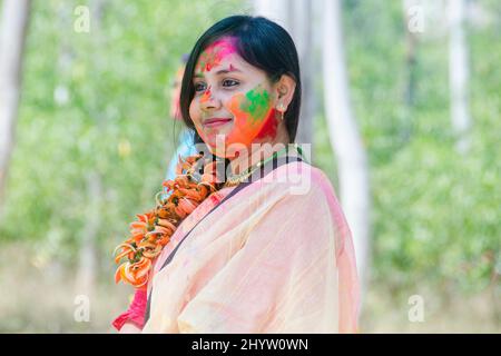 célébration du festival holi au bolpur shantiniketan birbhum ouest du bengale inde Banque D'Images