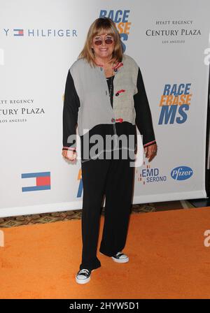 Penny Marshall à la course annuelle d'Erase de 16th MS tenue à l'hôtel Hyatt Regency Century Plaza, Los Angeles Banque D'Images