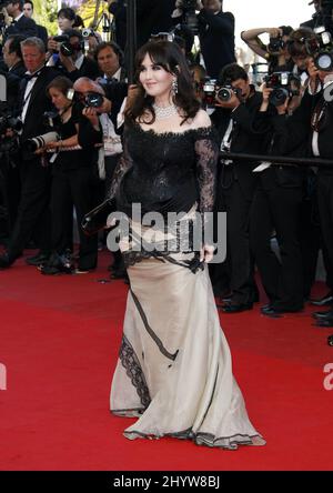 Isabelle Adjani arrive pour la première du nouveau film Coco Chanel et Igor Stravinsky, lors du Festival de Cannes, au Palais de Festival de Cannes, France. Banque D'Images