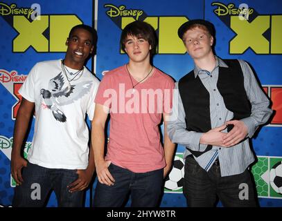 Daniel Curtis Lee, Hutch Dano et Adam Hicks du groupe de télévision Disney et ABC accueillent le « Dang Summer Press Junket » au bâtiment ABC Riverside à Burbank, aux États-Unis Banque D'Images