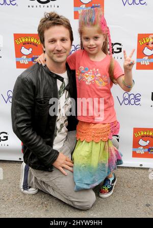 Breckin Meyer et sa fille Caitlin Willow au Kidstock Music and Arts Festival 3rd qui s'est tenu à Greystone Mansion à Beverly Hills, en Californie. Banque D'Images