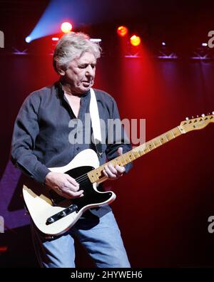 Mick Ralphs de Bad Company se produit en concert au Bethel Woods Center for the Arts, à Bethel, New York. Banque D'Images