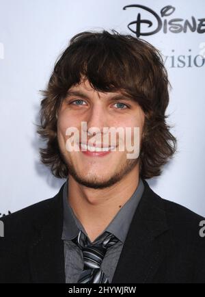 Scott Michael Foster à la réception cocktail Disney ABC Television Group tenue au Langham Resort and Spa à Pasadena, en Californie. Banque D'Images