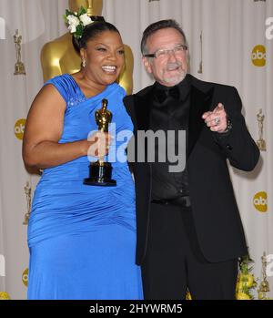 Mo'Nique et Robin Williams arrivent à la cérémonie des Academy Awards 82nd, qui s'est tenue au Kodak Theatre de Los Angeles. Banque D'Images